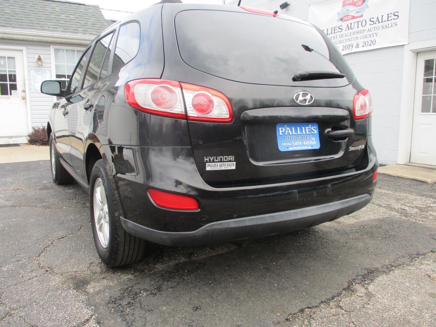 2010 BLACK Hyundai Santa Fe (5NMSG3ABXAH) , AUTOMATIC transmission, located at 540a Delsea Drive, Sewell, NJ, 08080, (856) 589-6888, 39.752560, -75.111206 - Photo#4